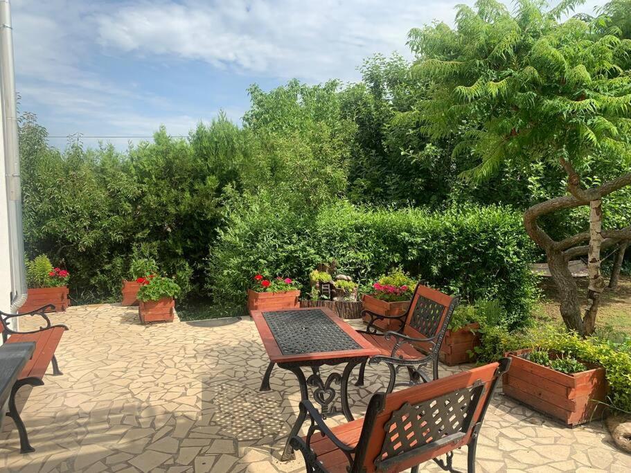 Erd - Csendes, Kenyelmes Csaladi Haz Daire Dış mekan fotoğraf